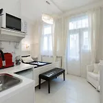 Golden Eye Apartament *